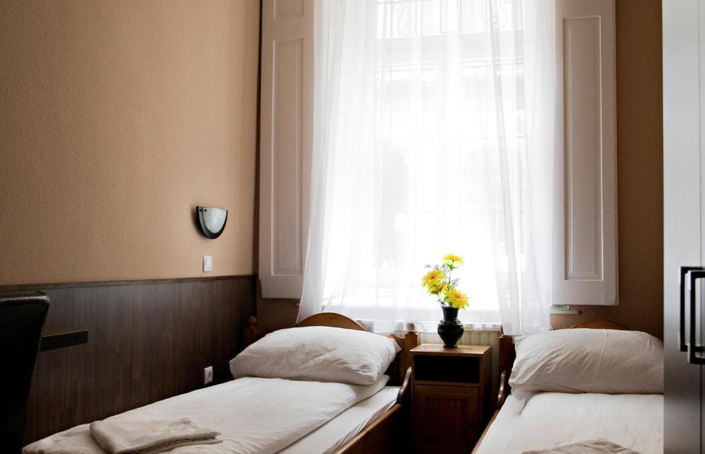 Corvin Point Rooms And Apartments Budapest Room photo